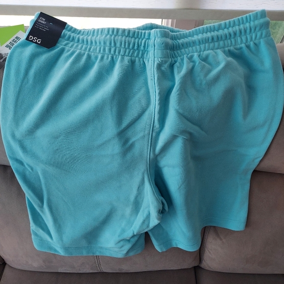 SHORTS - Picture 2 of 2